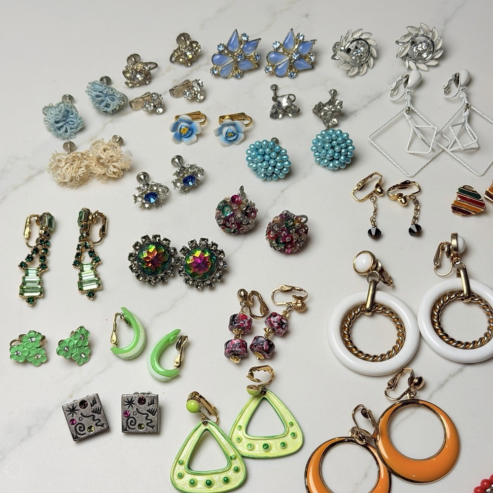 31 Pairs Vintage Clip On Earring Retro Colorful 60s 70s 80s Granny Whimsical - Picture 12 of 16